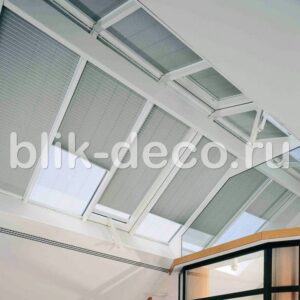 шторы плиссе на мансардные окна